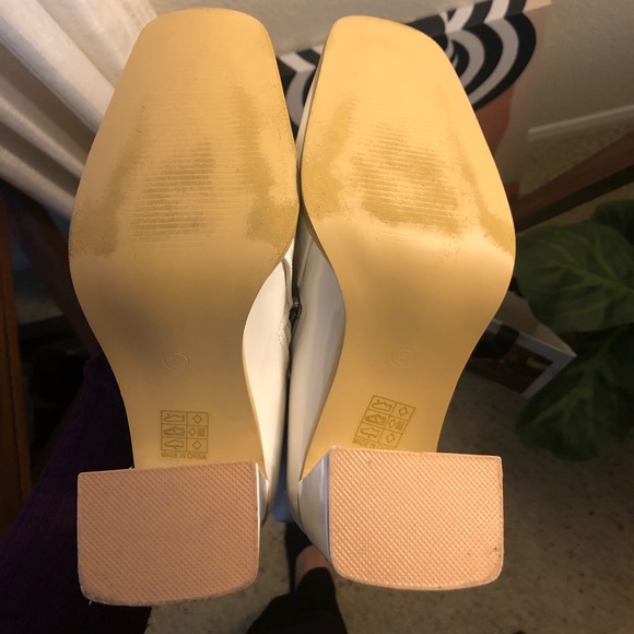 White 60s Style Boots - Picture 5 of 6